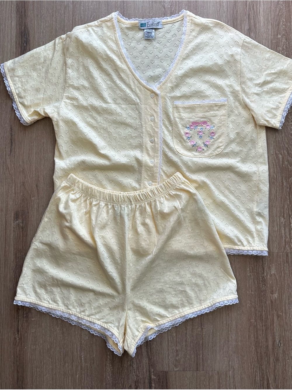 VTG Butter Yellow Cotton Sleep Set with Hearts and Floral Embroidery - Like New